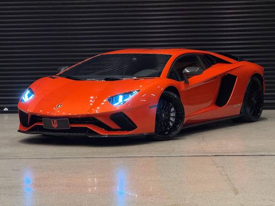 LAMBORGHINI AVENTADOR 6.5 V12 GASOLINA LP 740-4 S ISR LAMBORGHINI AVENTADOR 6.5 V12 GASOLINA LP 740-4 S ISR